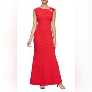 NWT NWT SLNY Fashions Red Glitter Knit Gown with Crystal Brooch – Size 16P